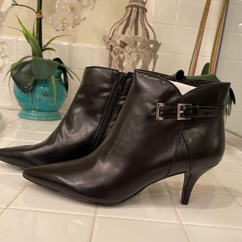 Brand new Bandolíno Stiletto boots